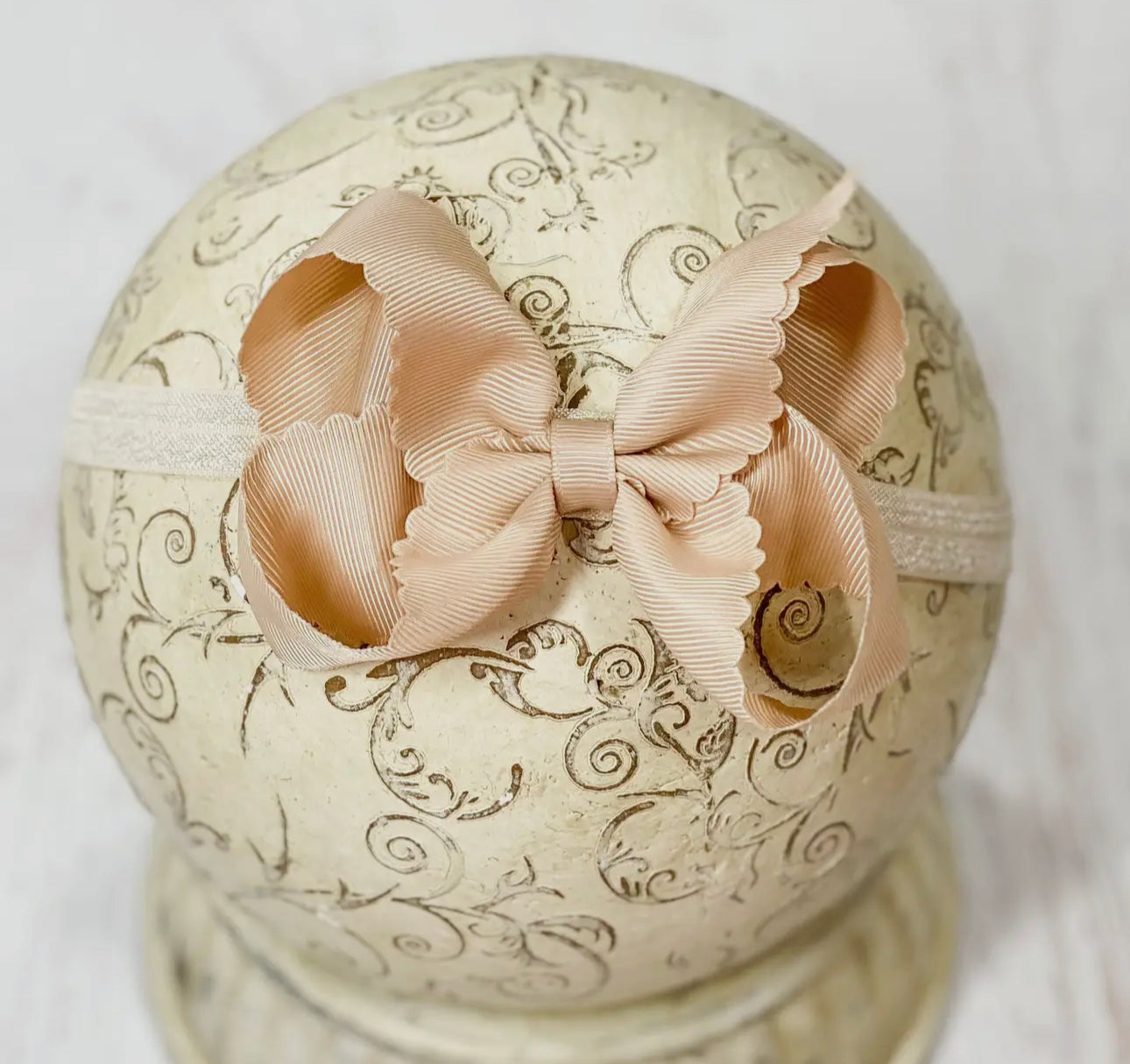 Scalloped headband bow 4.5in