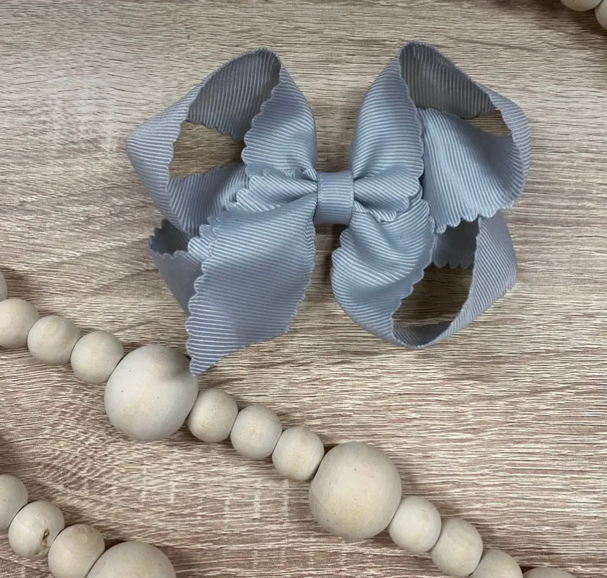 Classic Scallop bows - alligator clip 4.5in