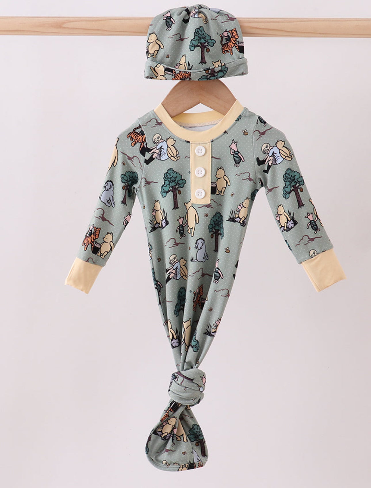 Green character knot gown with hat
