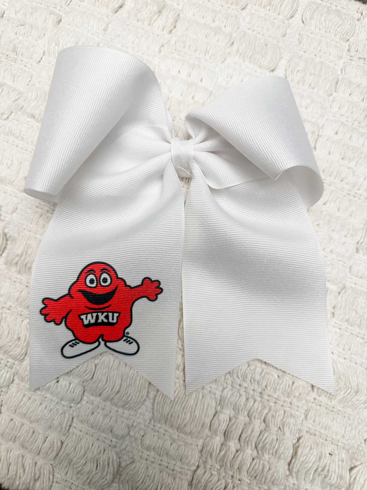 Team wear alligator clip bows