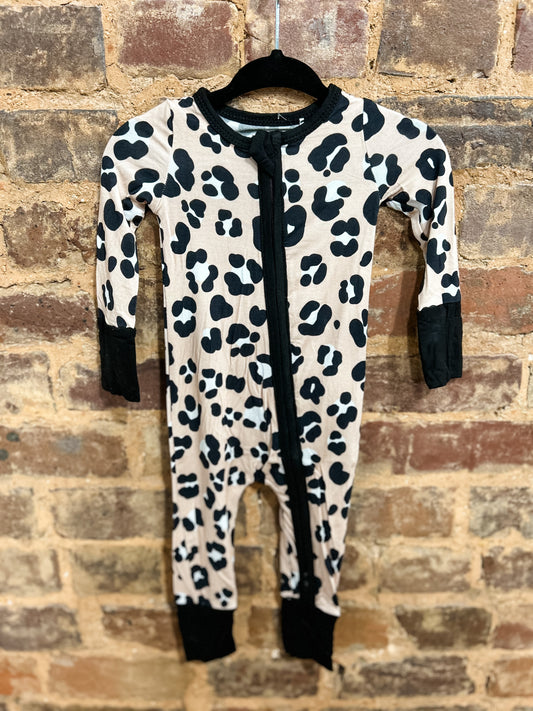 Neutral leopard bamboo long sleeve zippy