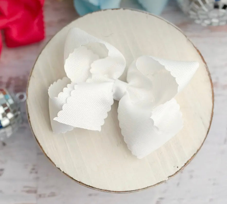 Classic Scallop bows - alligator clip 4.5in