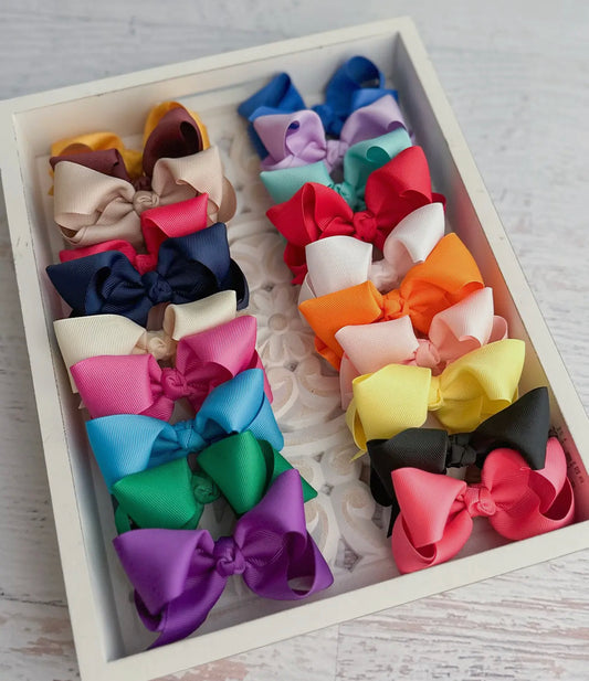 Essential Alligator clip 4in bow