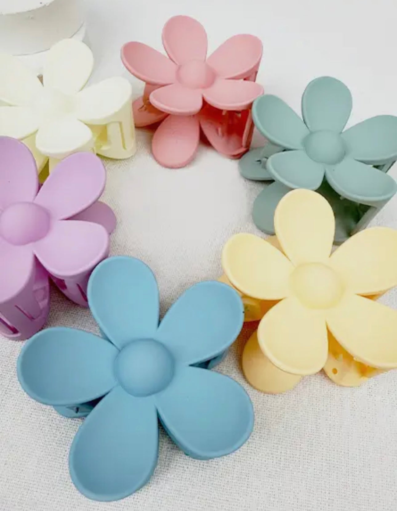 Matte pastel daisy hair clips