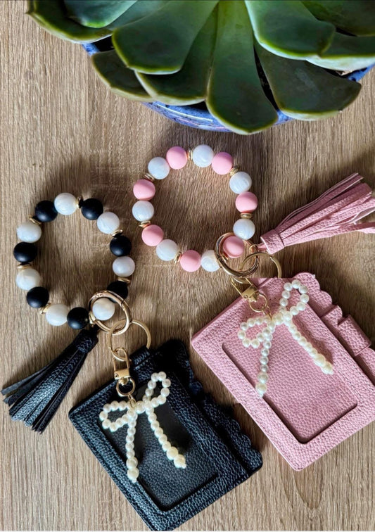 Bow wristlet