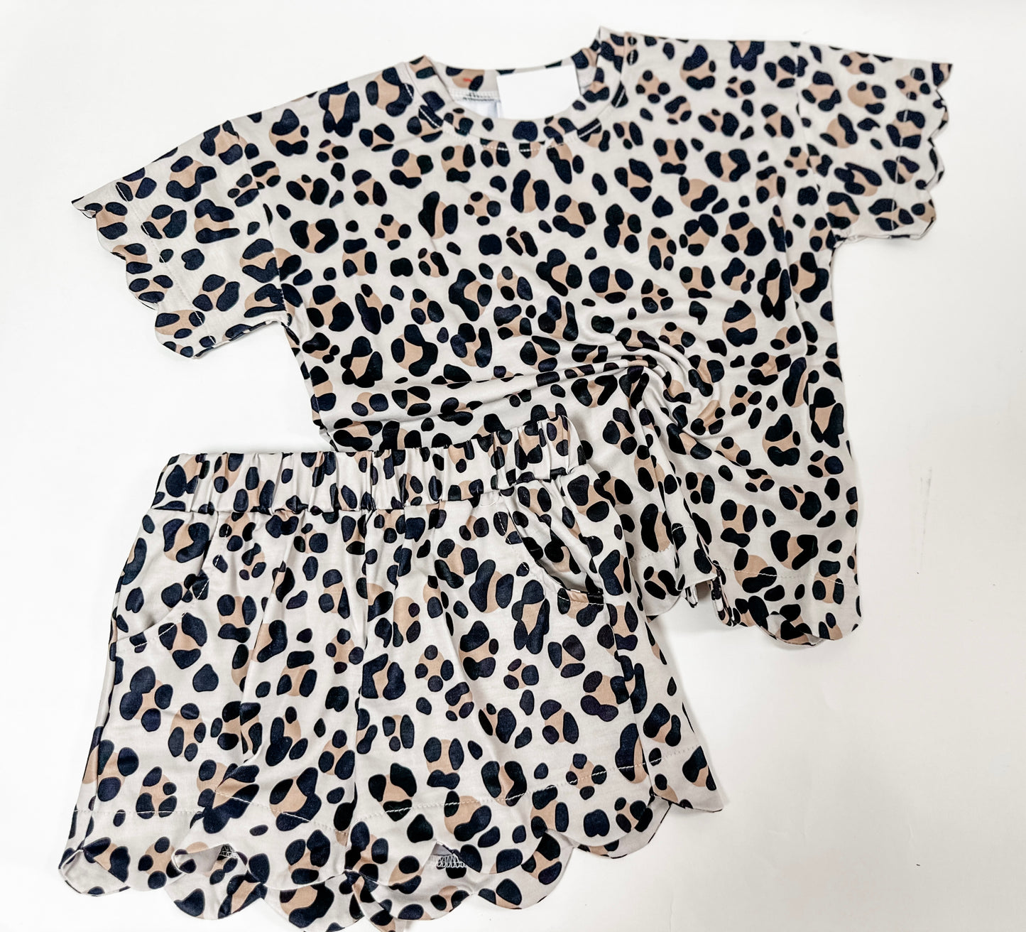 Leopard scallop short set