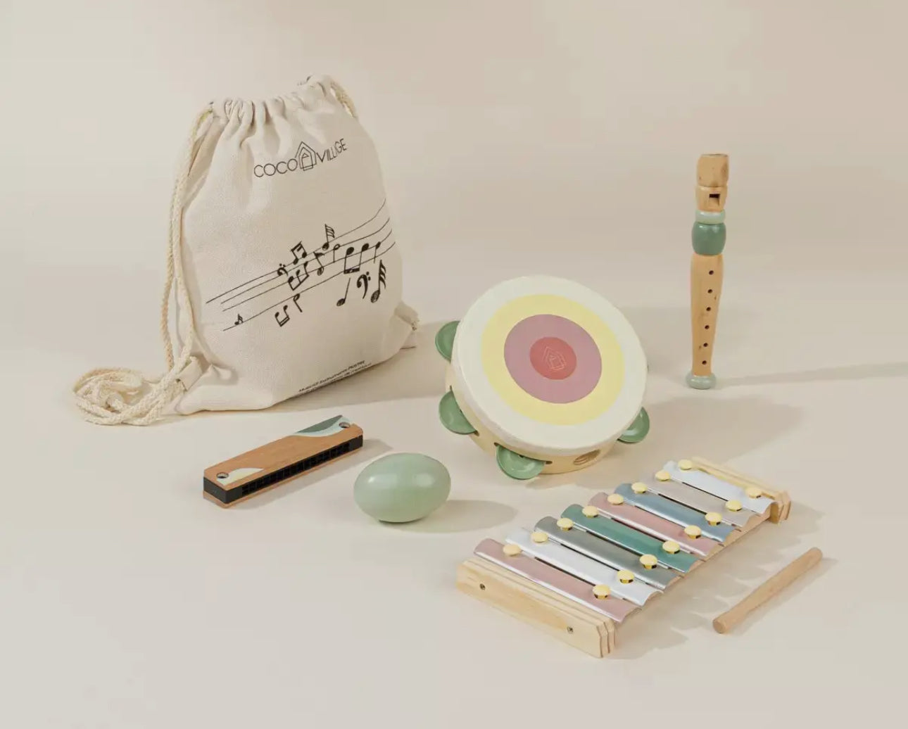 Wooden musical instruments play set