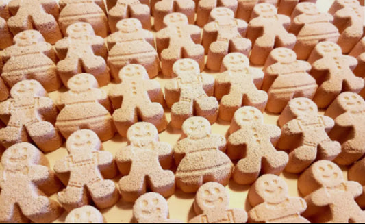 Gingerbread man bath bombs