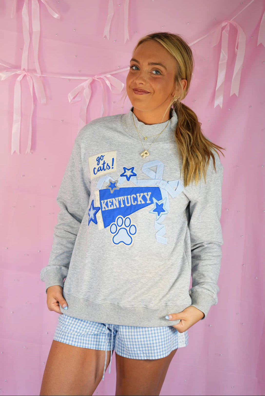 Kentucky appliqué mock neck