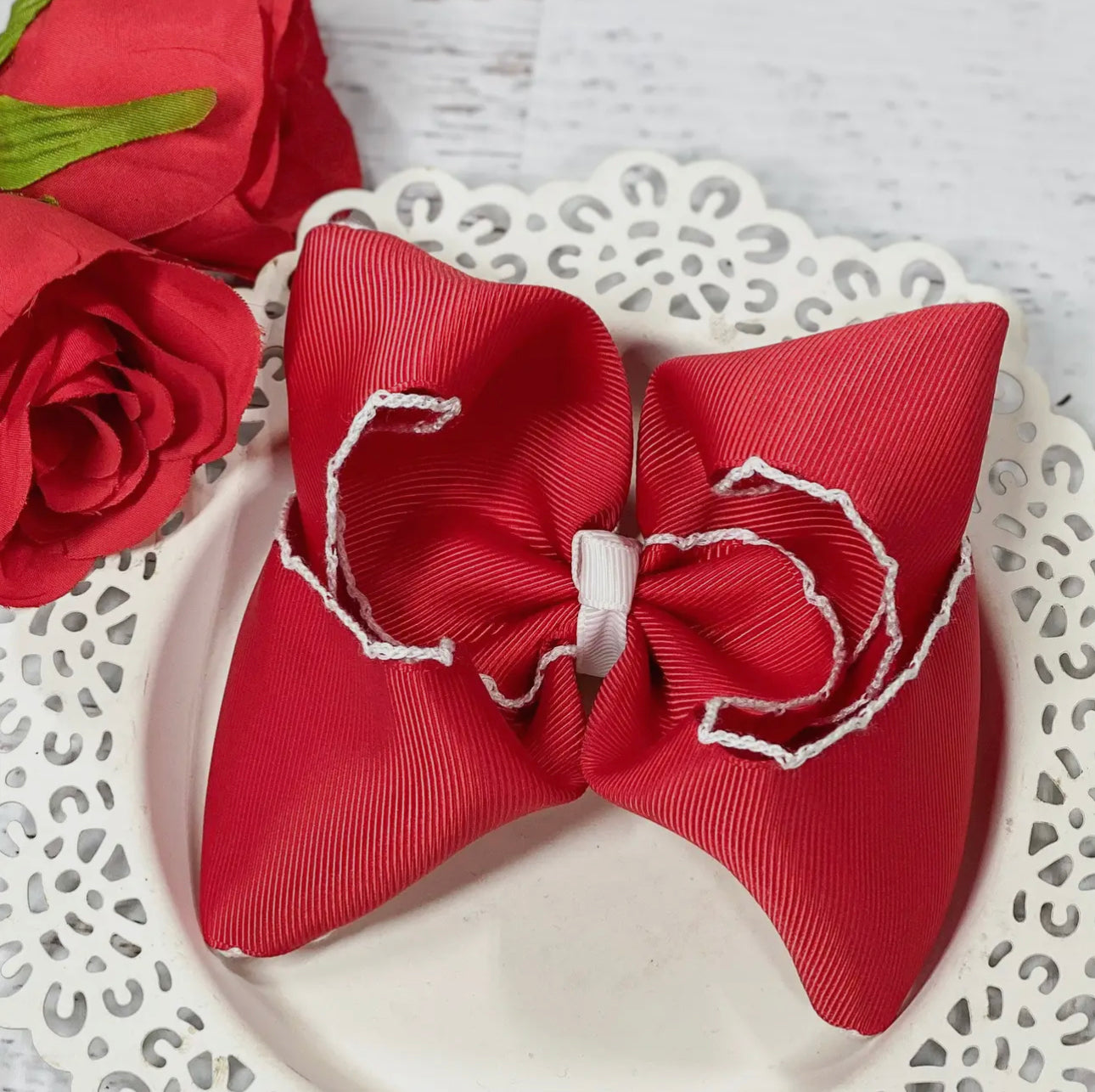 Moon stitch bow