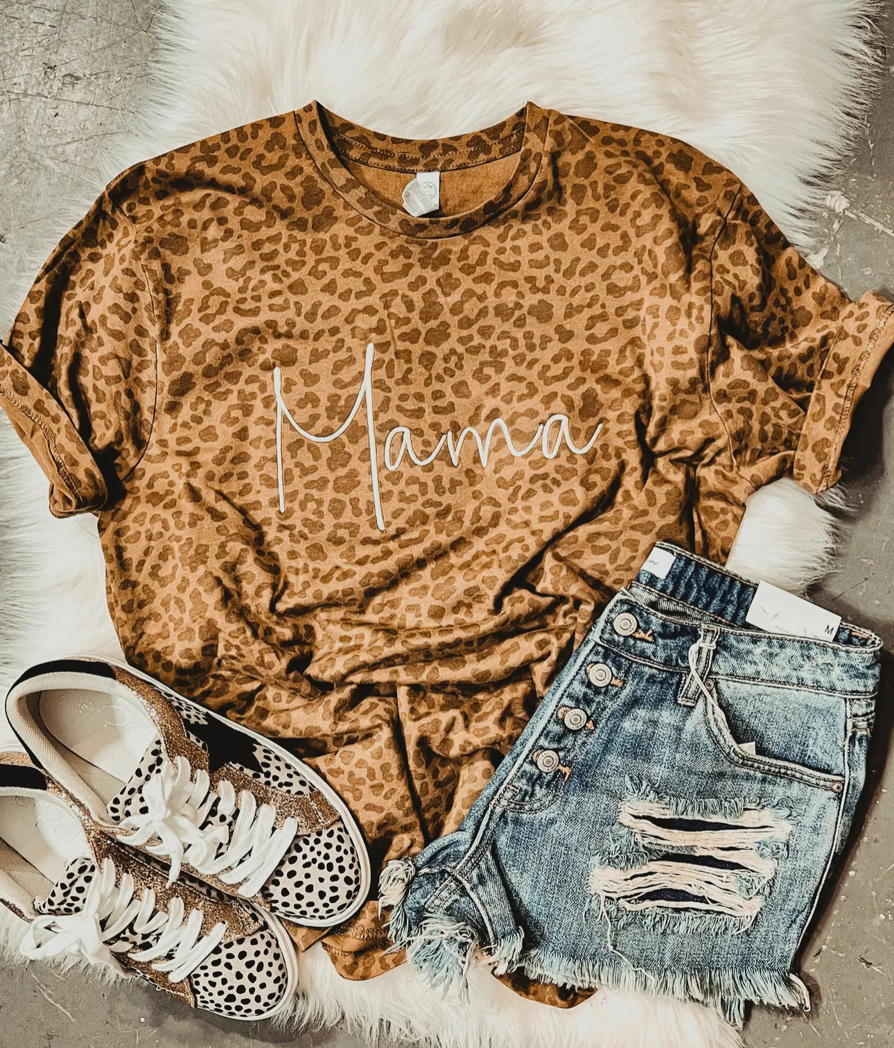 Mama leopard embroidered tee