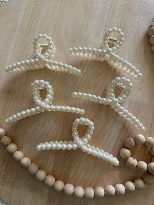 Pearl hair clips