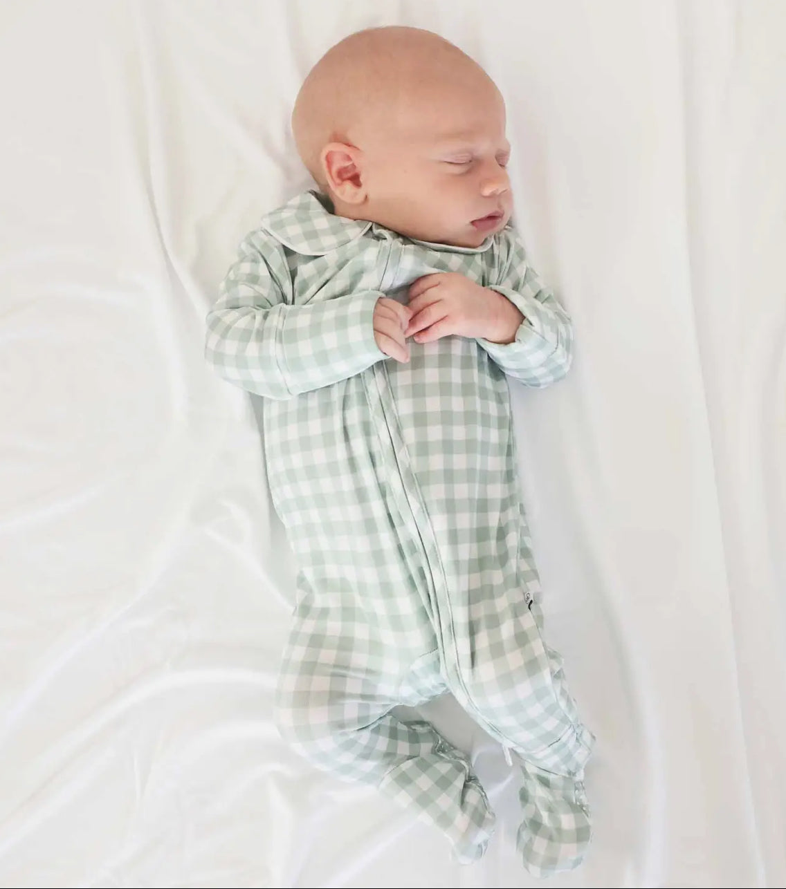 Green Peterpan collar zipper footie