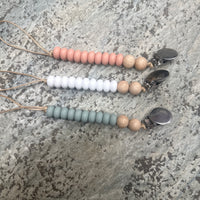 Pacifier clip