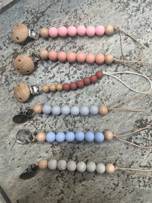 Pacifier clip