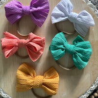 Medium nylon bows