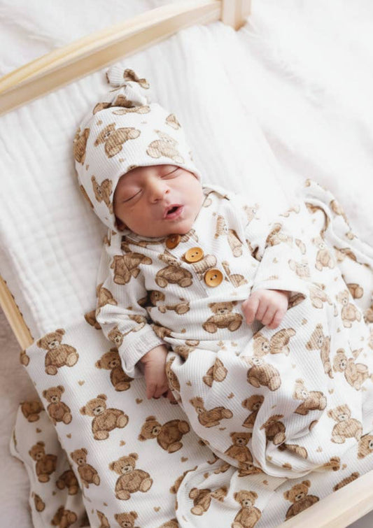 Beary sweet bamboo waffle knot gown + hat set