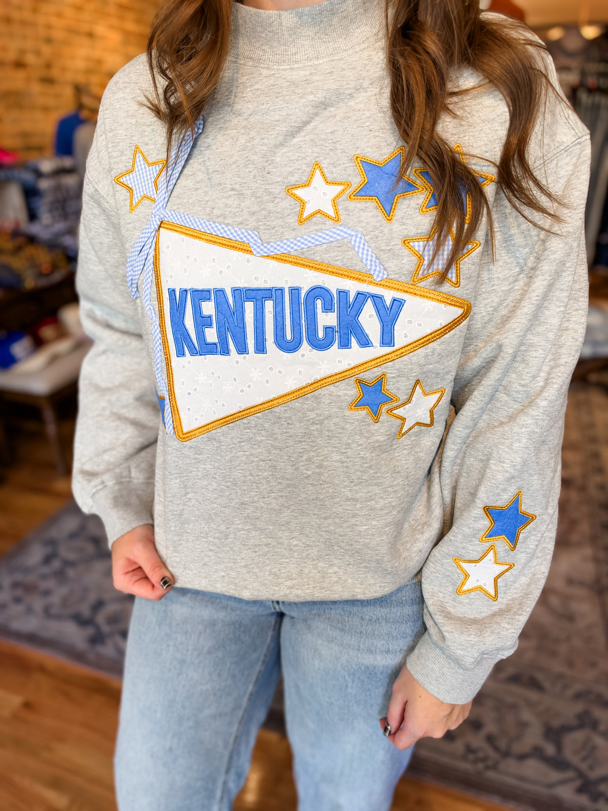 Kentucky flag star applique mock neck