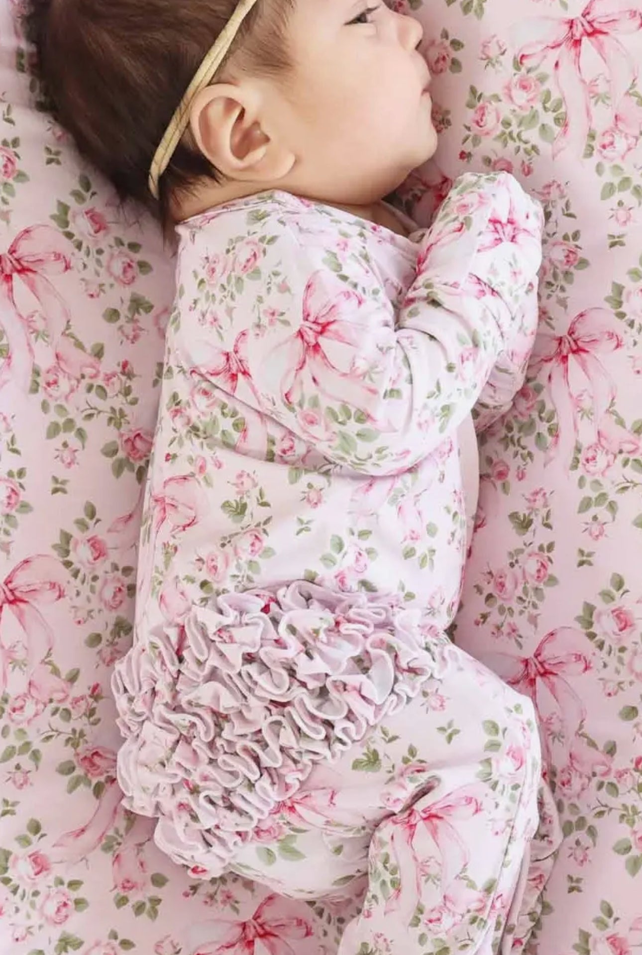 Bows in bloom Ruffle bamboo footie