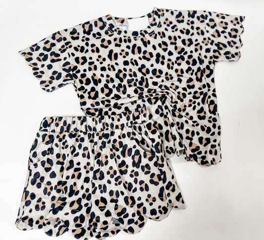 Leopard scallop short set