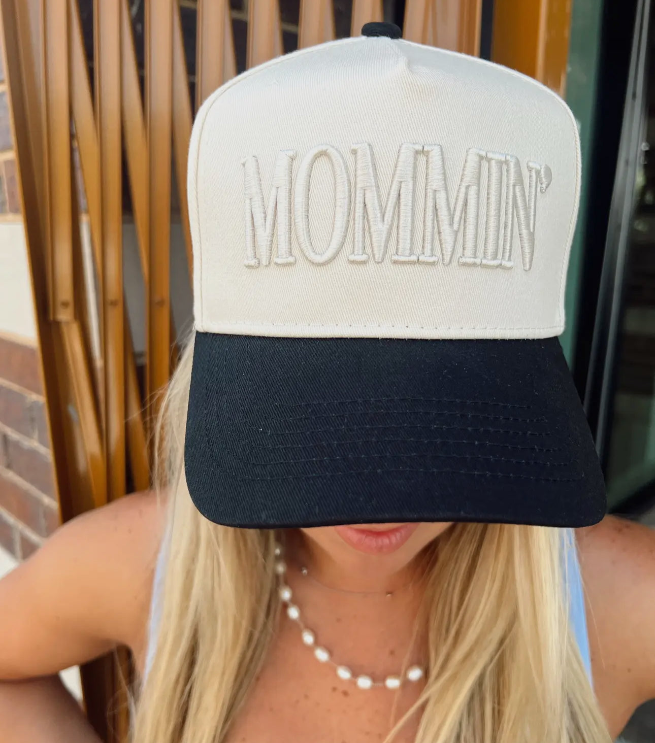 Mommin black hat