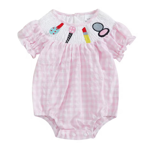 Makeup pink gingham bubble