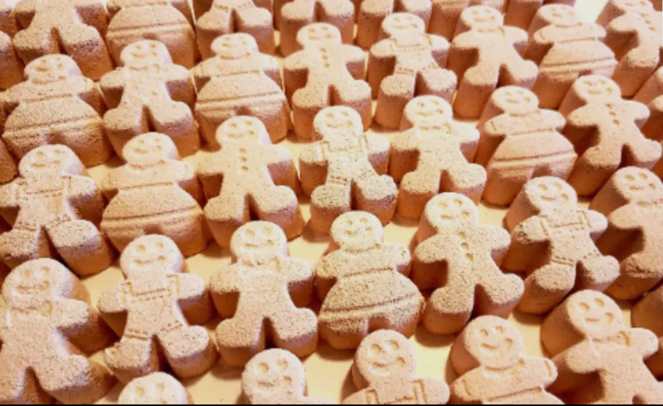 Gingerbread man bath bombs