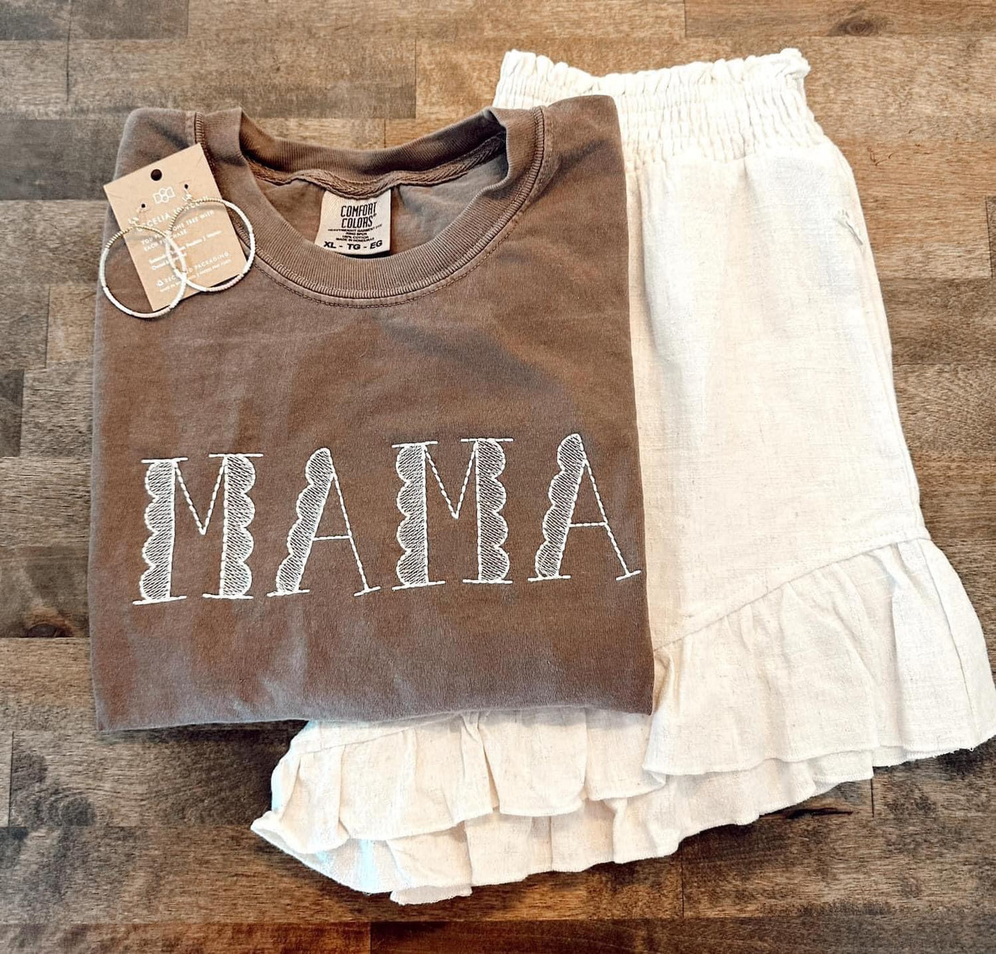Embroidered coffee Mama tee- L