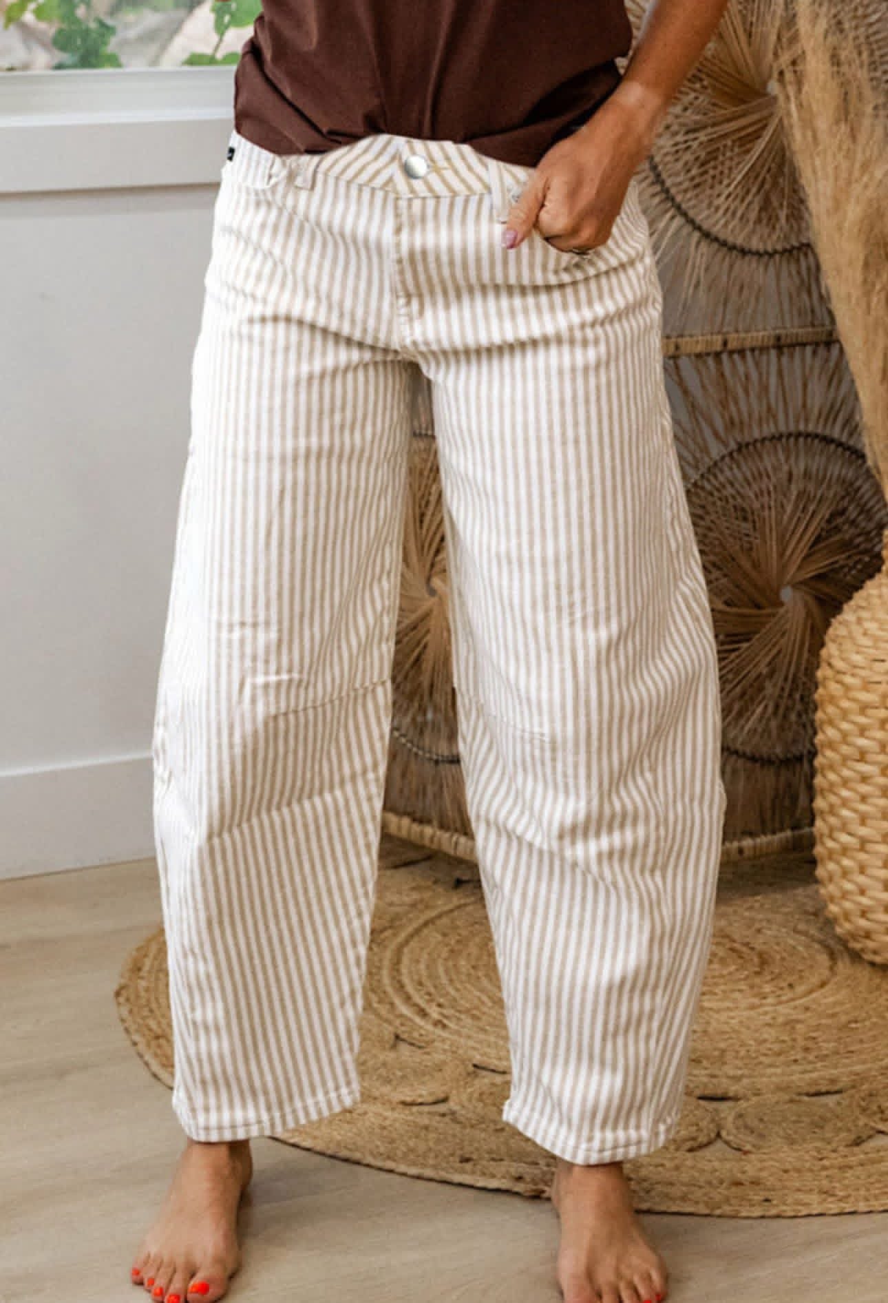 Khaki striped barrel jeans