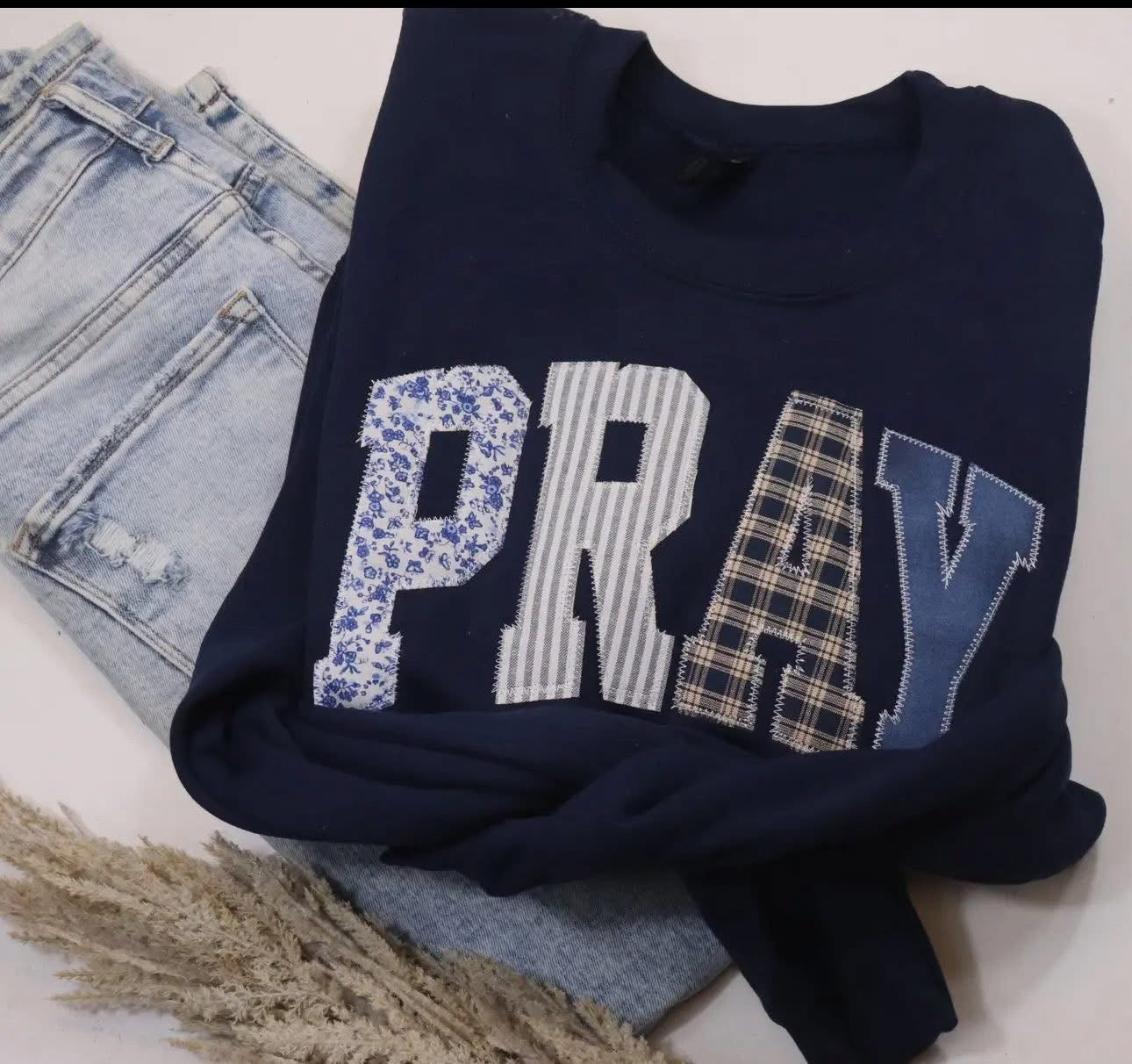 Pray appliqué sweatshirt
